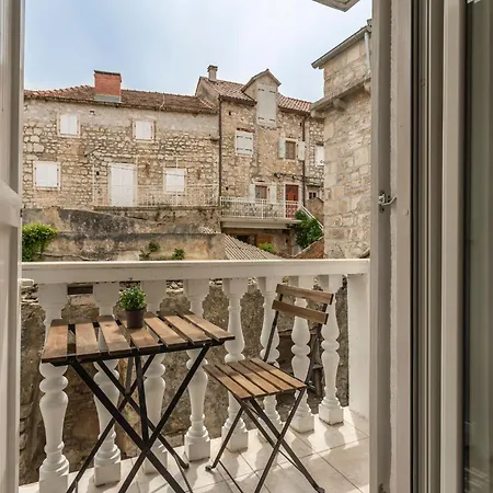 Riva Thalia - Milna, Brac *